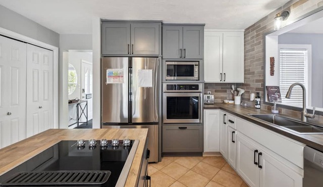 All-season waterfront 4-bedroom in Shediac