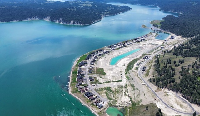 Lake Front Koocanusa Oasis with Private Beach and Dock