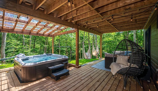 16 people, dome sauna, lake n river access, spa