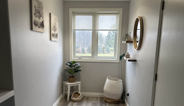 Relax in the Country retreat cozy apartment close to the lake.
