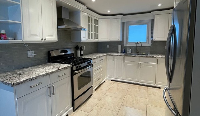 Cheerful, 3 Bedroom Home With Patio
