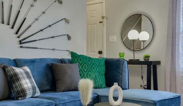 5min to AN Golf Club l Pet-Friendly l Big Backyard, BBQ & Fun Activities