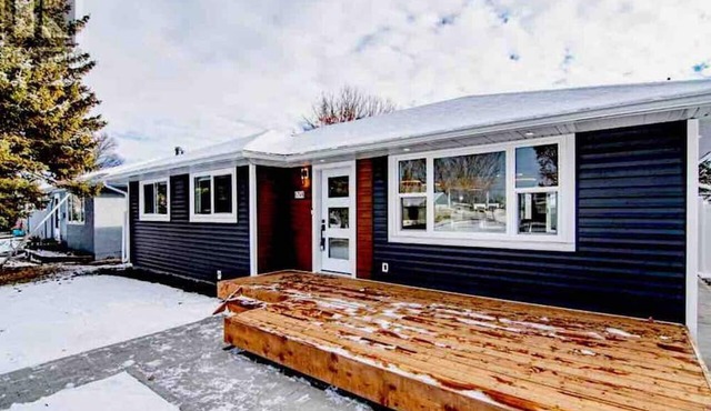 Modern Retreat Close to Hospital/Clean/Htd Garage