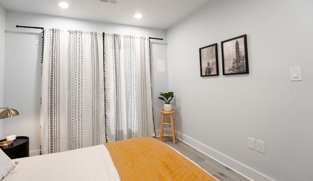 Entire 2-BR DC Guest House with Patio