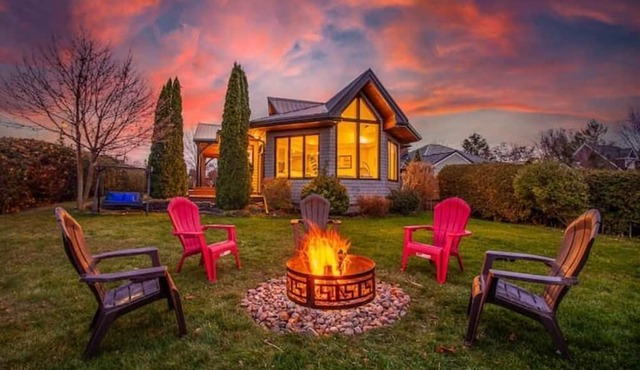 Waterfront Paradise Isle Retreat w/ Hot Tub!