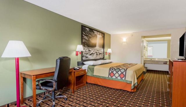 Super 8 by Wyndham Stafford