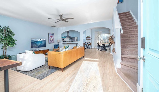 Modern 3-br Townhome w Private Backyard Near RTP