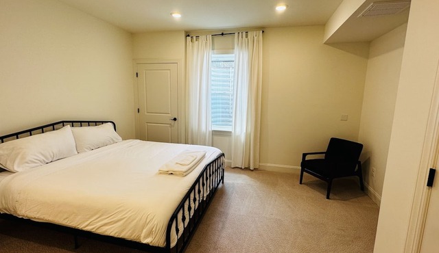 Brand New Custom 2br-2bth 1500sqft Basement
