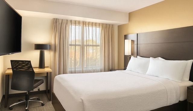 Relax and Recharge! TWO Pet-friendly 2BR Suites with Kitchens, Outdoor Pool!