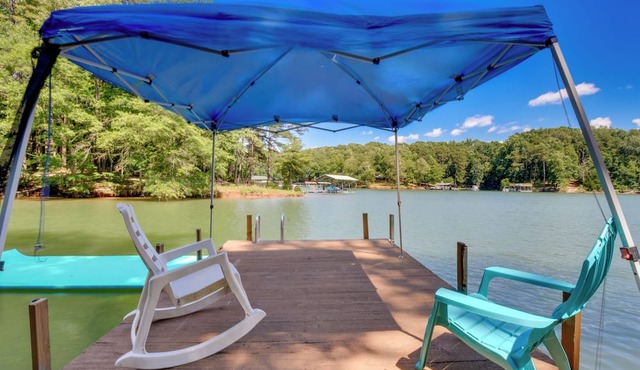 Lakefront Fair Play Vacation Rental, Pets Welcome!