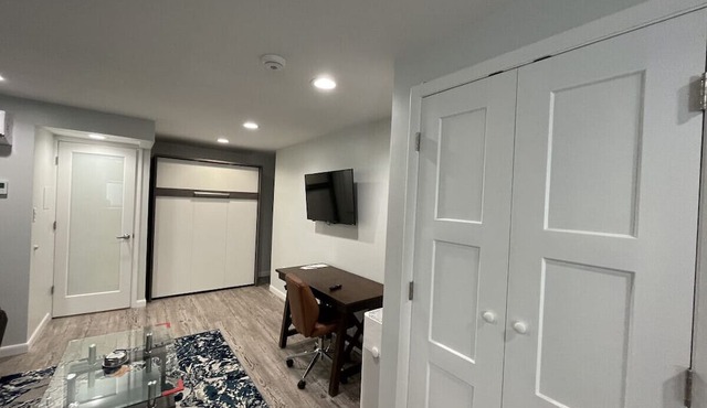 Unit 5 - Cozy Lower Level Studio Suite