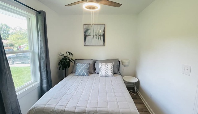 Newly Remodeled Clean Modern Home Near Uptown CLT, Airport & More!