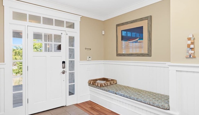Stunning Ocean and Sunset Views Steps to South Beach Hot Tub and Pet Friendly