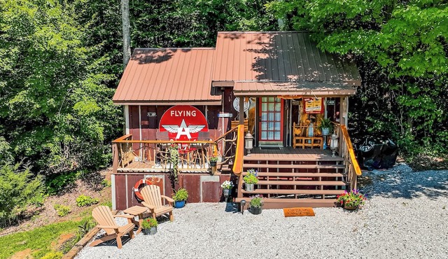 Fabulous Shack in the heart of Tellico Plains.