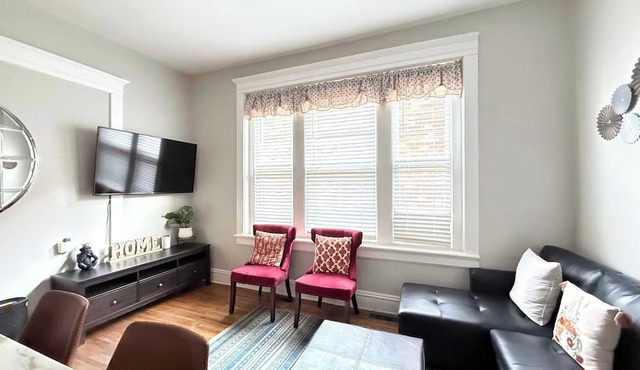 Carytown nest/King Bed/fully fenced
