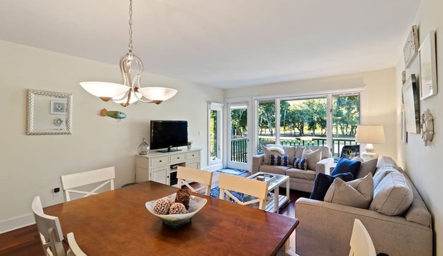 SHORT STAYS! Updated 2 bedroom with GOLF VIEWS, West Beach Kiawah Island