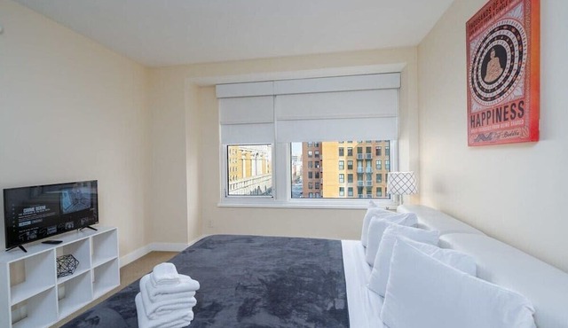 2 BR Fully Furnished Apartment at Penn Quarters - Surrounded by Best Restaurants in Town