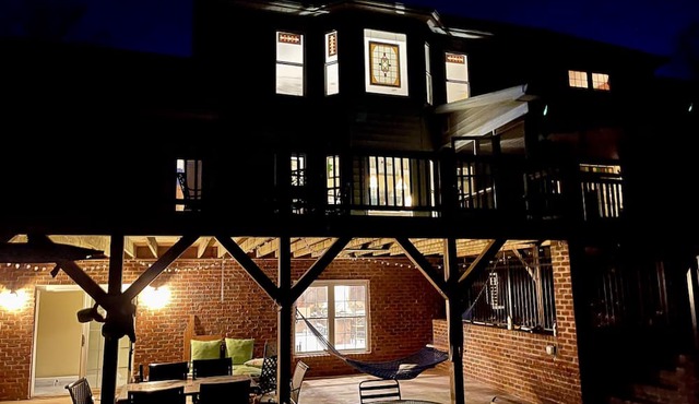 Globally Inspired Boutique Suite Warm, Unique and Welcoming🌎