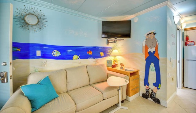 Colorful Virginia Beach Studio - Steps to Beach!