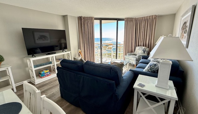 3BR/2BA South Tower -It's All About the View! 2 Kings + 2 Twins + Beach Locker!