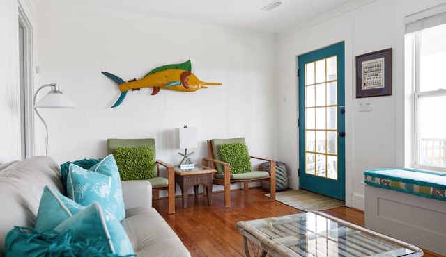 The Road Ends Here! Folly Beach/3 Bedroom/2 Full Baths/Sleeps 6/Pets Considered