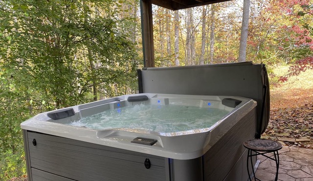Dale Hollow Lake Paradise - Family Friendly, Pet Friendly, Party Ready!
