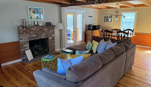 Newly renovated cottage only a stroll to the beach