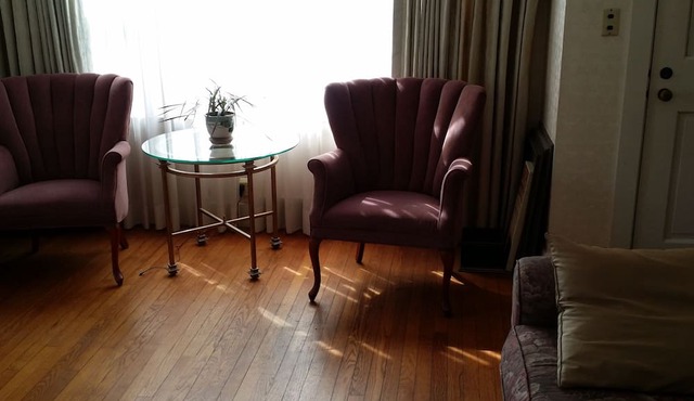 Close to the ocean, within walking distance to Jenness Beach. Sleeps 7