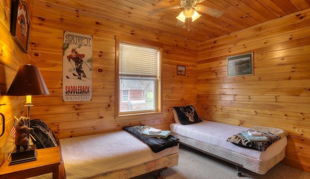 Lone Moose - Cute Cabin within walking distance to downtown Rangeley