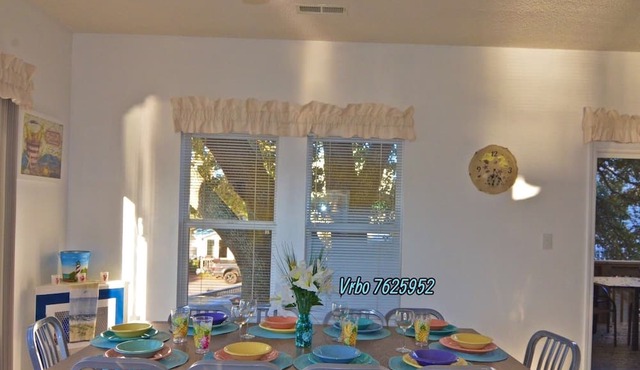 Location! 2 Min Walk to Beach WaterPark Splash Pad New Reno
