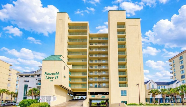 Emerald Cove II 4B! Oceanfront 3BR/3BA Condo with Stunning Views | Balcony | Smart TVs | Wi-Fi