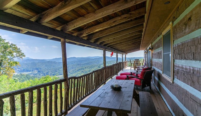 Million $ View: Hot Tub | Theater Room | Pool Table | Air Hockey | 10min to Banner Elk