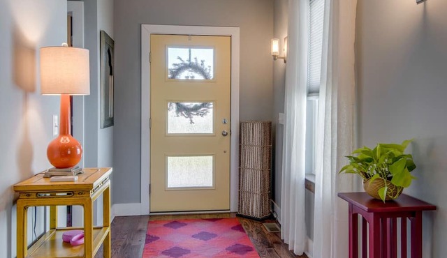 The East Nashville Getaway. New home w/upgraded amenities, minutes to Broadway!