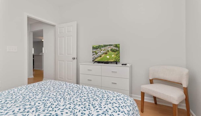 3BR Golf Resort 1st floor Condo. Pool, Hot Tub, Screened Porch.