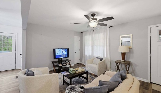 NEW! Modern McDonald Ranch Serene Wooded Escape