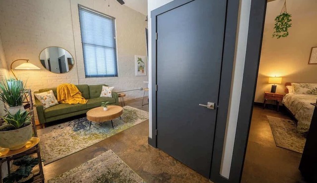 King bedroom Apartment - River - Brewery - Downtown in Buchanan