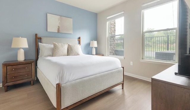 Landing | Chic 1BD, Gym, Pool