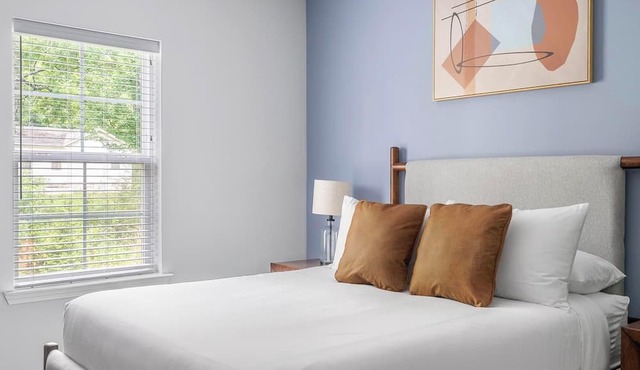Landing | Chic 2BD, Pool, Clubhouse