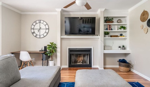 Charming Upstairs Apt in Irmo | 3 BR | Sleeps 6