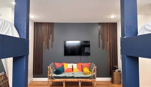Glamorous 3 BDR in East Nashville – Pet Friendly!