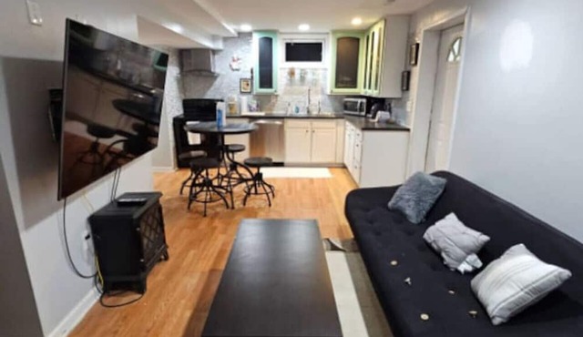 Pool Table Wifi Fireplace Mins to Hospitals no hottub
