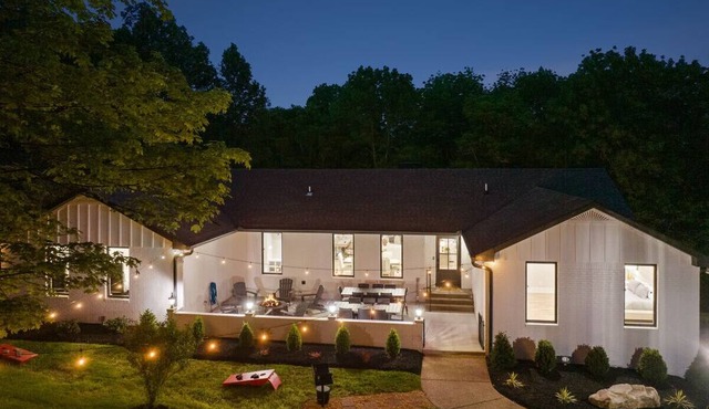 Stunning Private Retreat 25mins North of Nashville