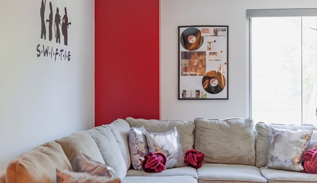 Game Day Getaway: Two Bedroom in Sports Lover's Nashville