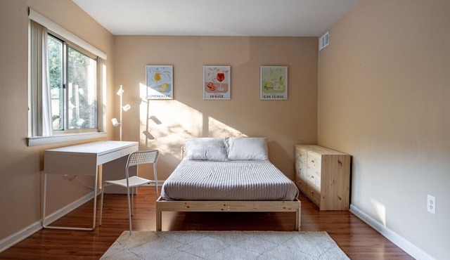 Gorgeous 2B1BA w/Balcony ID114 in North Bethesda