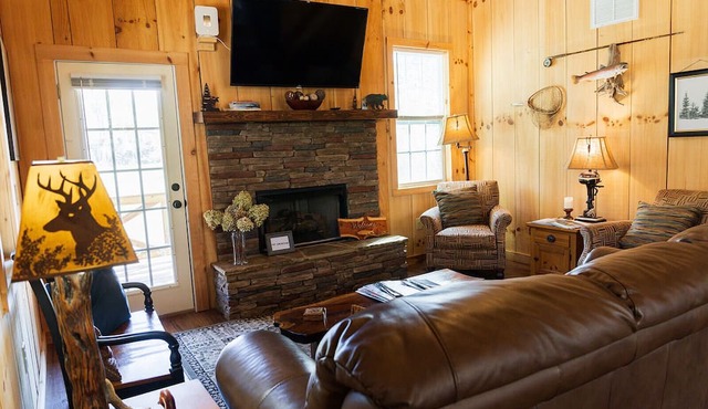 River Front Mountain Cabin, Firepit, Front Porch