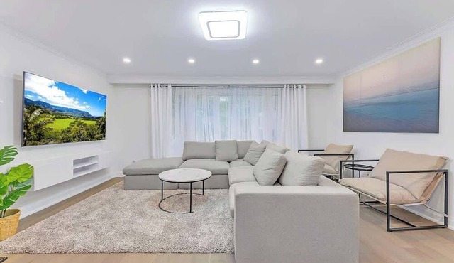 Luxurious Modern 5B3B Home + Magnificent Patio
