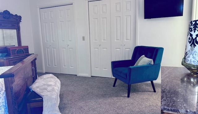 Charming 2-bedroom townhome near downtown Cave City. Child and pet friendly.