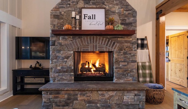 Mountain Creek View-Hot Tub - Views - Gas Firepit