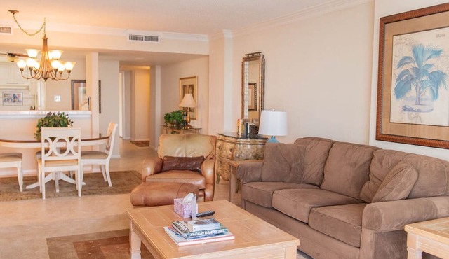 Oceanfront Corner 3BR Stately Decor Roomy Stunning Views Family Friendly