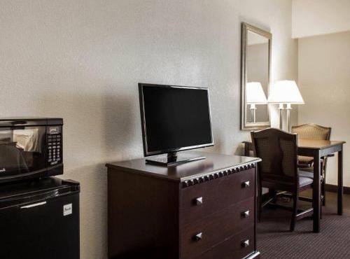 Comfort Inn & Suites Lumberton Central I-95